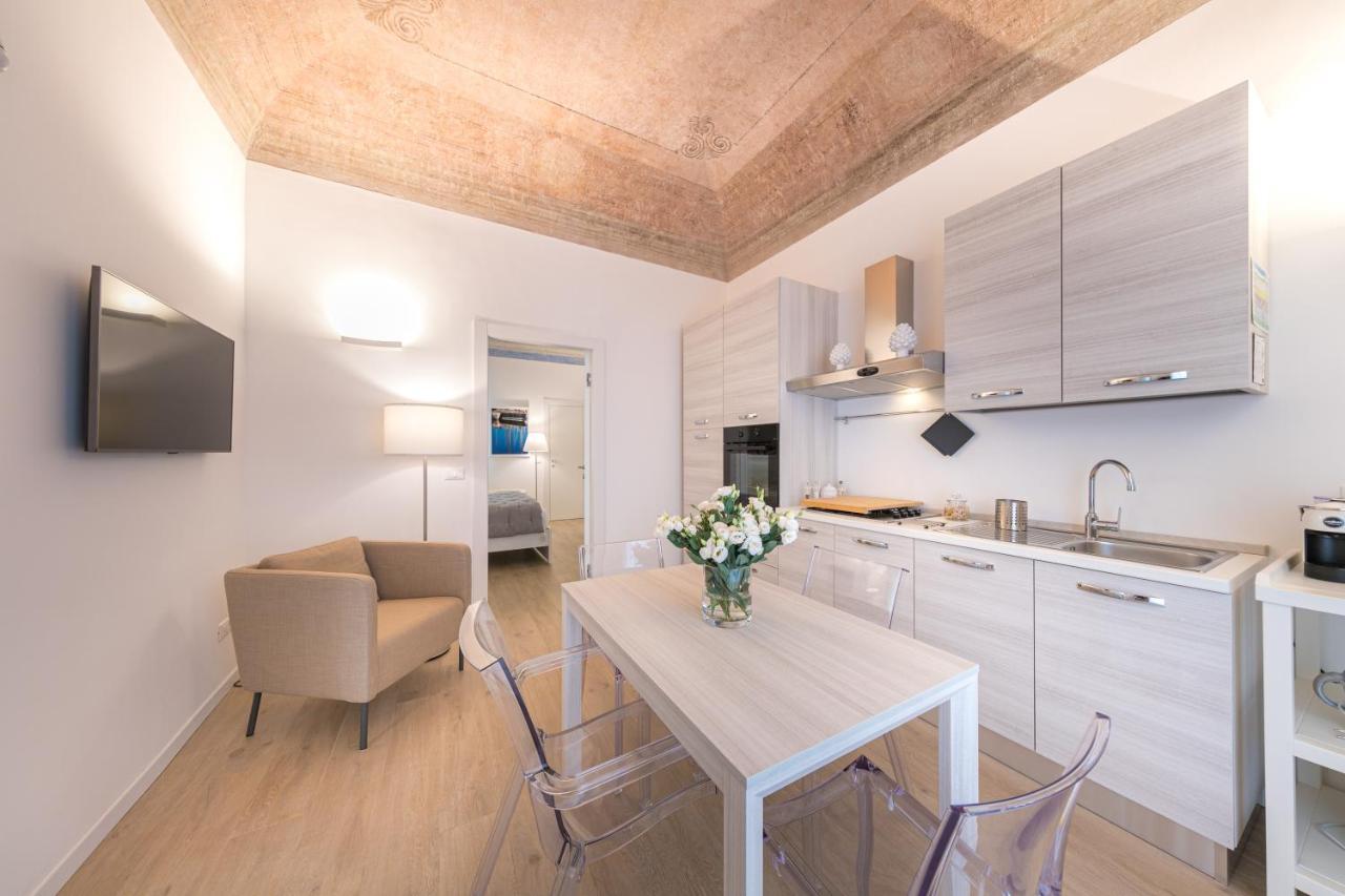La Home42 Suite Palermo Exterior photo