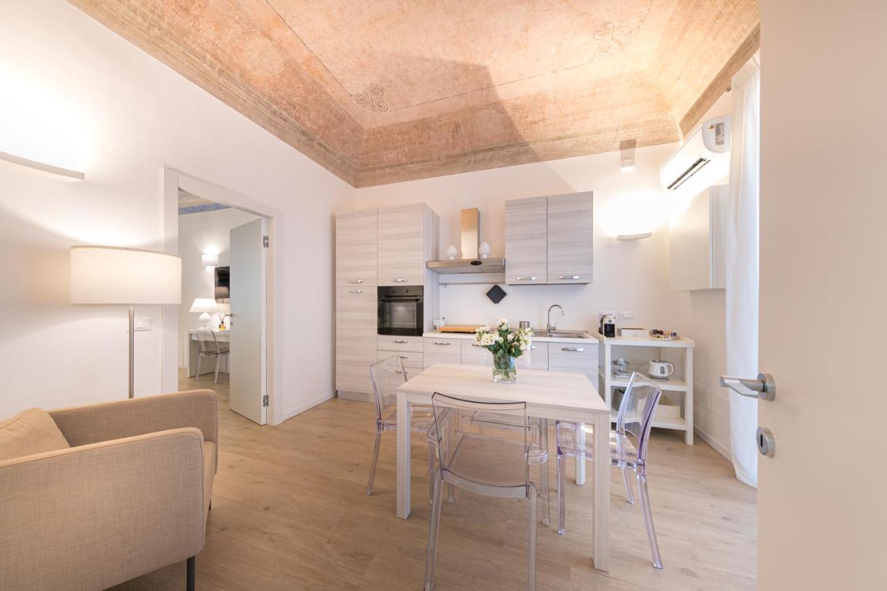 La Home42 Suite Palermo Exterior photo